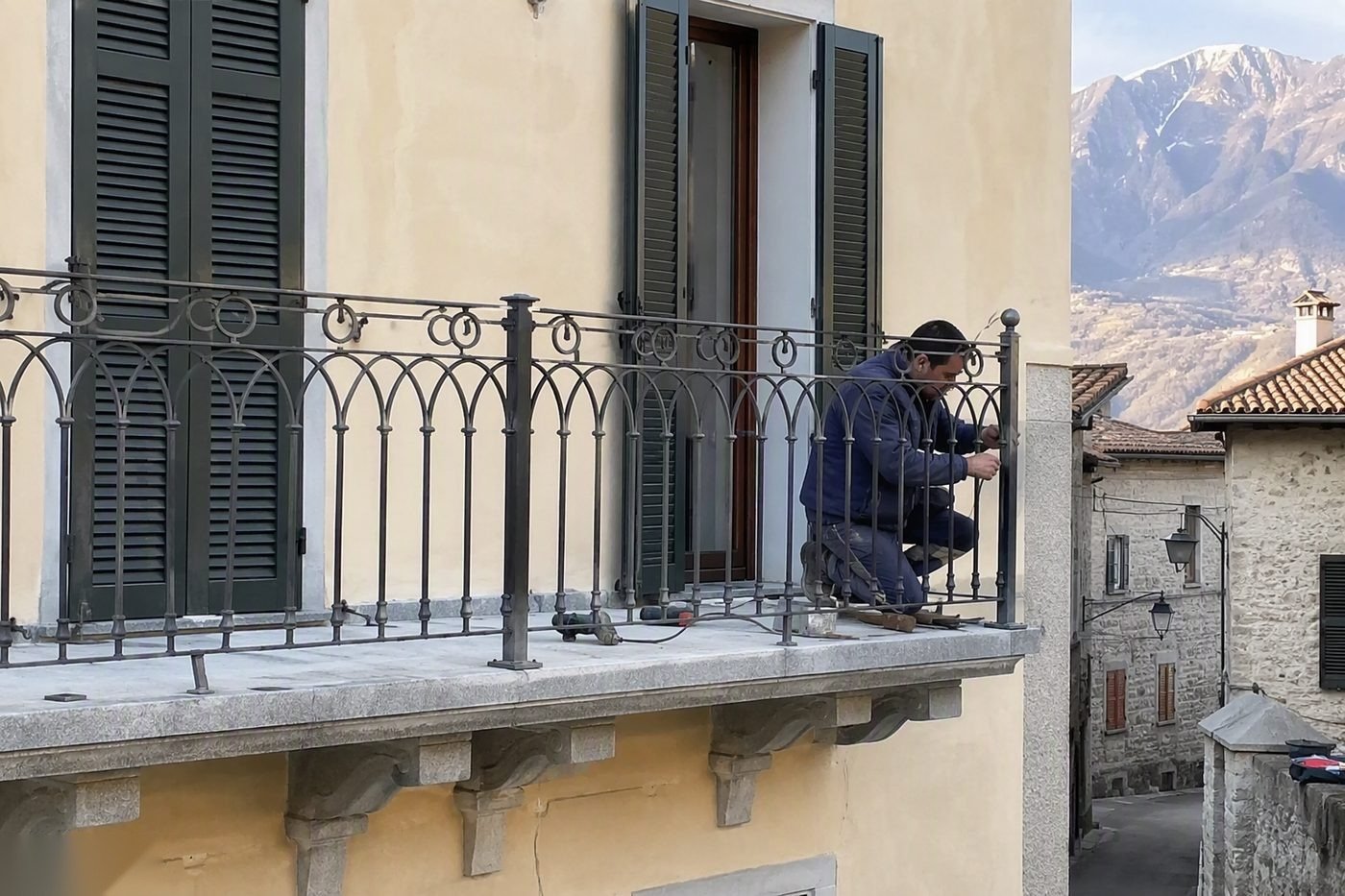Ringhiere e Parapetti Balcone nel Vigevanese — intervento di Rifacimento Terrazzo Vigevano